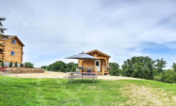 Serene Views: Quiet Farmhouse Cabin in Wisconsin! - Housity