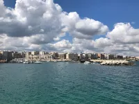 Renovated historic pied-à-terre in downtown, suitable for couple or family