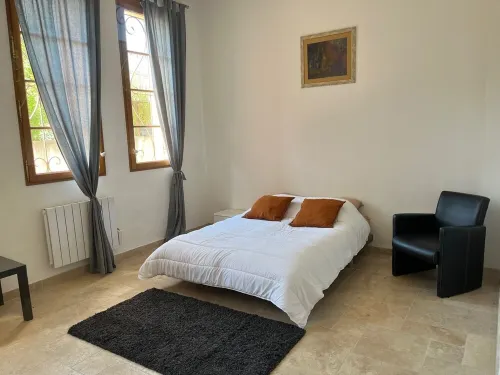 Town house with terrace Hotels in Les Angles