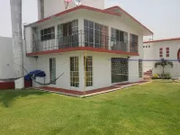 Casa Pariso with the Great Alberca Oaxtepec Mor Hotels in Oaxtepec