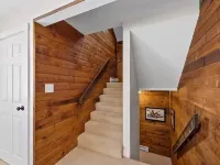 Spacious 4-bedroom townhome with amenities in Waterville Estates. Hotels in Campton