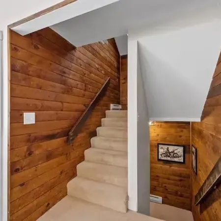 Spacious 4-bedroom townhome with amenities in Waterville Estates.