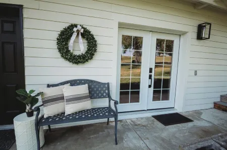 Contemporary Studio within Walking Distance of Downtown Bigfork!