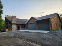 Large 3200 Sq Ft  4-bedroom house on Long Lake - Dundee