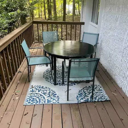 Grandma’s House - Minutes from Unc, Firepit, Ninja Creami Available to Rent
