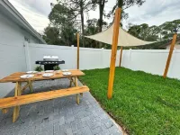 NEW Gorgeous Sunshine-Up 6 Guests-Private Backyard