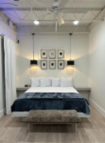 The 610 Flats: City Chic #22