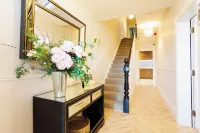 111 By Mayfair - Luxurious, Sea Views, 12 Bedroom Home - Centre of Portrush.