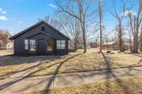 Welcome to the Black Loon. A charming 3-bedroom Mountain Bike home in Crosby