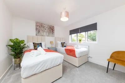3Bed Luxury House in Stevenage Hertfordshire  Short Lets Hotels near St. Andrew & St. George