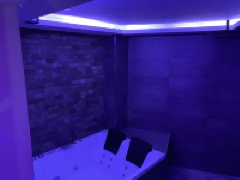 Luxury Gold 利納雷斯酒店