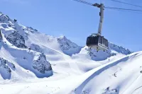 Traditional Alpine luxury in the center of Verbier