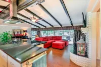 Restful Winnsboro Family Home Walk to Main Street - parking