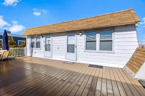 Couples retreat + Pets OK! Center of Town: Unit #2