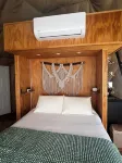 Ecoglamping accommodation with Hot Tub and panoramic ocean view Các khách sạn ở 