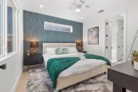 Downtown ATX - Luxury Pool - Putting Green - 85inch TV