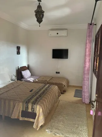 Charming 4-bedroom bed & breakfast in lovely Tiout with AC and Pool Отели в г. Тарудан