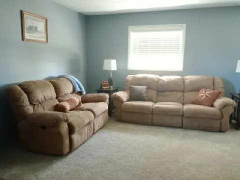 Cozy 1-bedroom on a quiet residential street Hotels in 