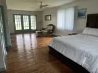 Charming Waterfront 2Bd Home Hideaway for Cozy Winter Rental in West Oc