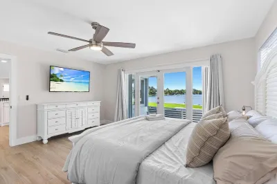 Miami Blue Lake Beach House w/Theater & Mini Golf! Hotels near Tropical Park