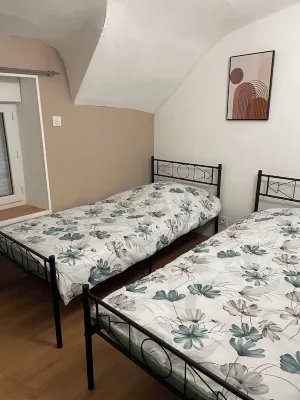 Gîte sleeps 13 Các khách sạn ở Ousson-sur-Loire