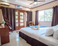 Spacious 5-bedroom Panglao Home with FREE transfers, Infinity Pool, WiFi, & A/C