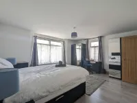 Family-sized comfort - Walk to Lake City Centre Hôtels à proximité de : Cardiff University Centre for Lifelong Learning