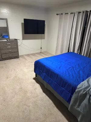 Enjoyable 2-bedroom apartment in downtown Monterey with Cable & WiFi