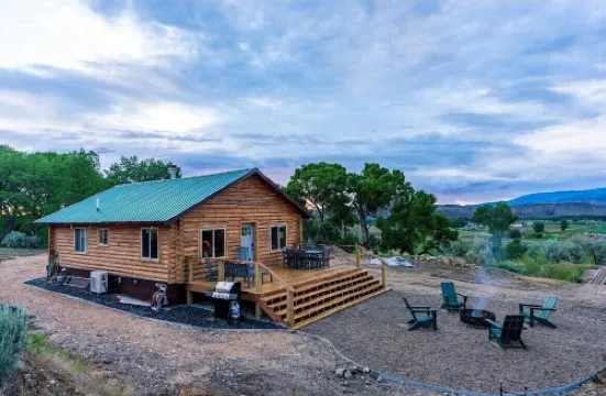 Traut Cabin - Mountain Views & Family Friendly