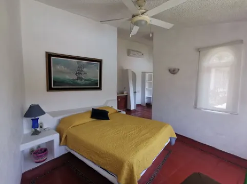 The most beautiful house in Ixtapa in front of the golf course