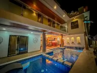 TJM Hot Spring Villa 1, a spacious 5-bedroom, with WiFi, AC in serene Los Baños - ヴィラ