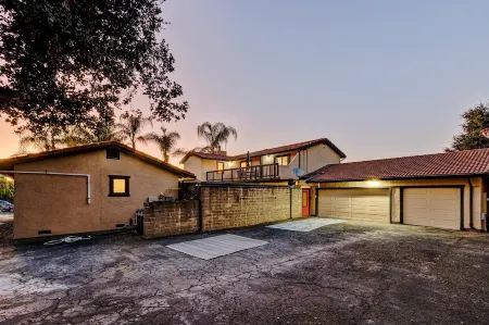 Monthly Sunset Spanish Villa W/ Pool, Pool table, BBQ +