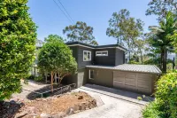 Sirius above Clareville Beach