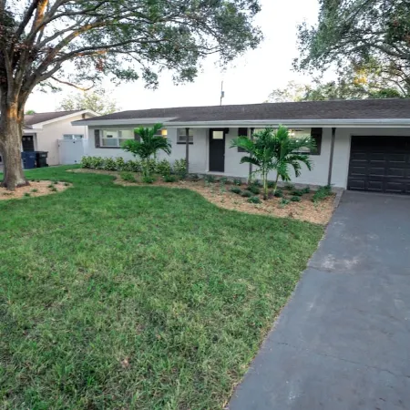 NEW 3-bedroom house in lovely Largo with AC, WiFi. Enjoy your stay