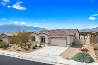 4BR Oasis W/Heated Pool, Spa, Game room, BBQ & Mountain View
