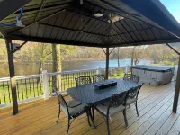 Riverfront 3-bedroom house