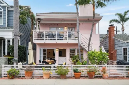 BALBOA ISLAND Retreat 3Bed 2Bath [Downstairs] Отели рядом с достопримечательностью «Ньюпорт-Бич»