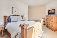 Close to Lake Dillon & Marina, Main Street Frisco, Common Hot Tub