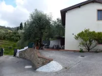 Ferienhaus mit Meerblick, Terrasse, Wlan, Parkplatz Hotels in Massarosa