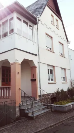 Quiet, yet centrally located, newly renovated apartment for 2-4 people