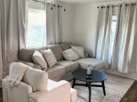 Tranquil and modern home in a quiet neighborhood Hotels in Newton