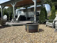 Luxury Airstream Glamping Unit 4 of 6, On-Site Hiking, Private Hot Tub and Sauna