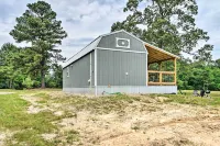 Broken Bow Cabin on 15 Acres w/ Stocked Fish Pond! - Apartments