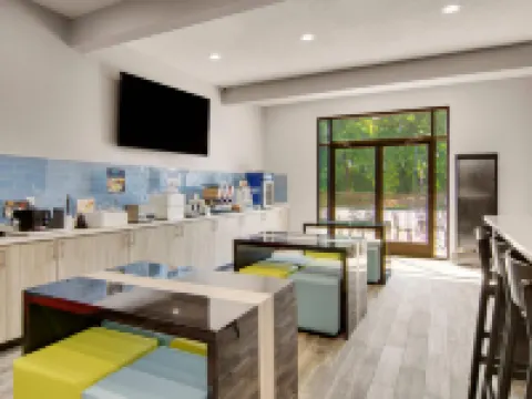 Clarion Pointe on the Lake Clarksville-South Hill West Hotels in Mecklenburg County