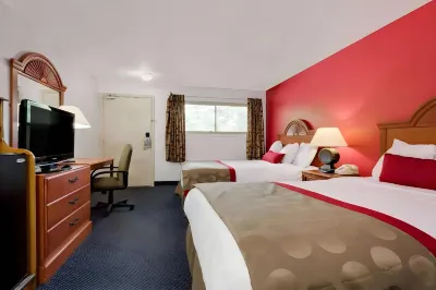 Ramada by Wyndham Cleveland Airport West Hotels near Rocky River Reservation