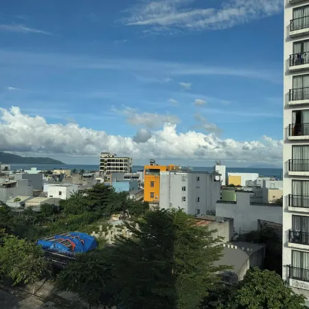 Ania Beachside Hotel Da Nang Отели рядом с достопримечательностью «Гора Шонча»