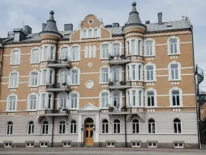 Home Hotel Plaza