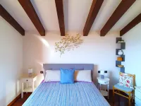 House in Luino with Green Garden and City Views