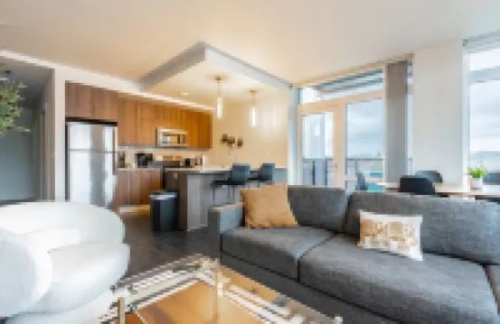 2BR | Rooftop, Gym, Lounge | Bellevue | Sophari C