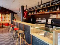 Ibis Auxerre Centre - バー